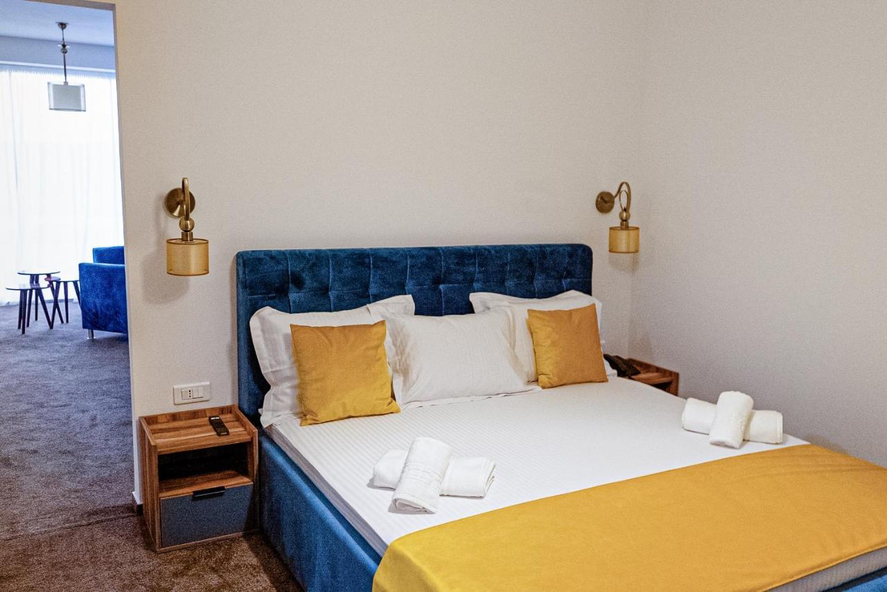 Raay Hotel Braila Exterior photo